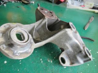 кронштейн двигателя Volkswagen Passat B5 1998, 4B0199352A