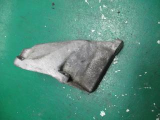 кронштейн двигателя Volkswagen Passat B5 1998, 8D0199307P