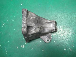 кронштейн двигателя Volkswagen Passat B5 1998, 2.5 л., дизель, 4B0199308