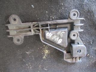 крепление бампера Audi A6 4A/C4 1996, 4A0807483A