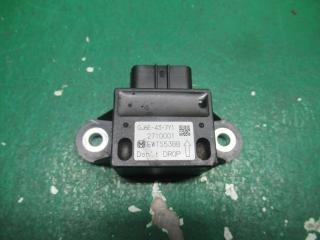 датчик ускорения Mazda 6 GG 2004, 1.8 л., бензин, МКПП, хетчбэк 5 дв., 4J6E437Y1