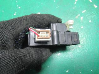 моторчик заслонки печки Volvo V40 1 поколение [рестайлинг] 2000, 1.8 л., бензин, АКПП, универсал, MR146583