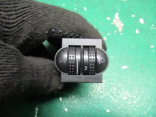 кнопка корректора фар Volkswagen Passat B5 1997, 1.6 л., бензин, МКПП, универсал, 3B0941333A