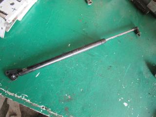 амортизатор крышки багажника (3-5 двери) Mitsubishi Grandis 1 поколение 2005, 2.0 л., дизель, МКПП, минивэн