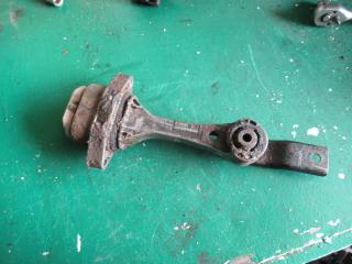 кронштейн КПП Volkswagen Golf 3 поколение 1999, 1J0199851