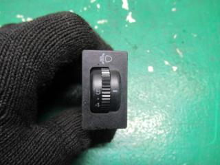 кнопка корректора фар Toyota Corolla Verso 2 поколение AR10 2007, 2.2 л., дизель, МКПП, минивэн, 8415202021