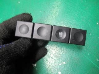 кнопка обогрева заднего стекла Ford Fusion 1 поколение 2002, 1.6 л., бензин, хетчбэк 5 дв., 2S6T18C621AC