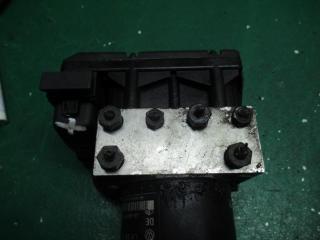 блок ABS Volkswagen Polo 3 поколение 1999, 1.6 л., бензин, МКПП, седан, 1J0907379G