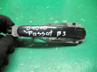 ручка наружная задняя правая Volkswagen Passat B5 1998, 1.8 л., бензин, МКПП, универсал