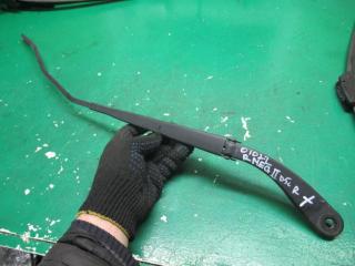 щеткодержатель (поводок стеклоочистителя, дворник) Renault Megane 2 поколение 2005, 1.6 л., бензин, МКПП, универсал, 8200422213