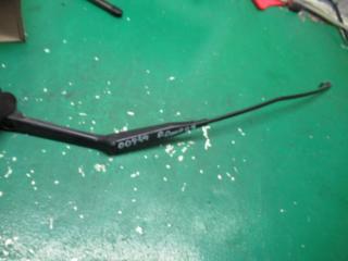 щеткодержатель (поводок стеклоочистителя, дворник) Opel Omega B 1999, 3.0 л., бензин, АКПП, универсал, 90493823