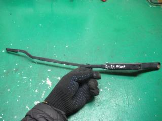 щеткодержатель (поводок стеклоочистителя, дворник) Audi A4 B5 1998, 1.8 л., бензин, МКПП, универсал, 8D1955408A