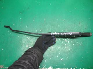 щеткодержатель (поводок стеклоочистителя, дворник) Ford Focus 1 поколение 2001, 1.6 л., бензин, АКПП, универсал, XS4117526BC