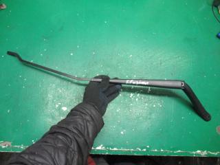 щеткодержатель (поводок стеклоочистителя, дворник) Ford Fusion 1 поколение 2002, 1.6 л., бензин, хетчбэк 5 дв., 2N1117526BB