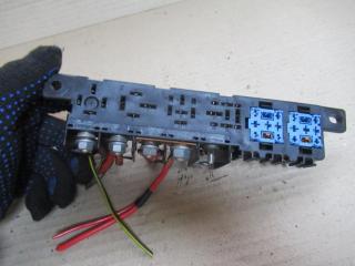 блок предохранителей Audi A4 B5 1999, 1.9 л., дизель, МКПП, универсал, 8L0941822A