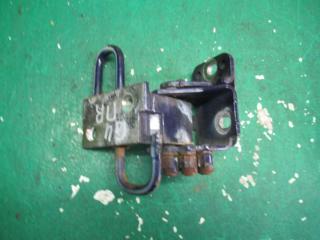 петля двери Volkswagen Golf 3 поколение 1999, 4B0831412A