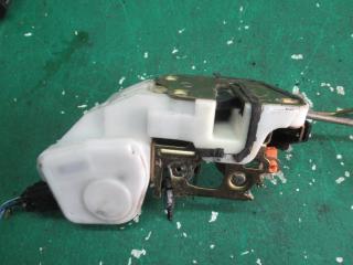 замок двери передней левой Mitsubishi Space Wagon 3 поколение (Typ N50) 2003, 2.4 л., бензин, АКПП, минивэн