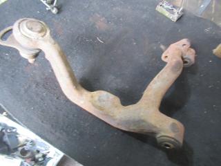 рычаг передний правый Volkswagen Transporter T4 1996