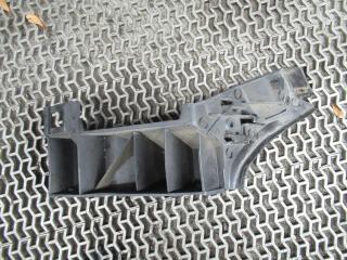 крепление бампера Volkswagen Polo 4 поколение 2003, 1.2 л., бензин, МКПП, хетчбэк 5 дв., 6Q6807375