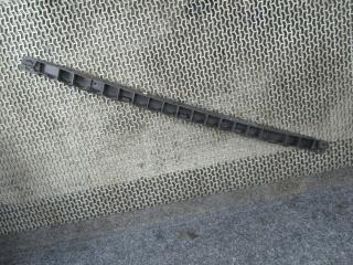 крепление бампера Volkswagen Polo 4 поколение 2003, 1.2 л., бензин, МКПП, хетчбэк 5 дв., 6Q6807863