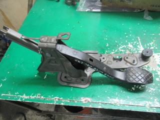 педаль тормоза Volkswagen Transporter T5 2008, 1.9 л., дизель, МКПП, 7H1721057B