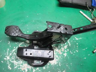 педаль тормоза Audi A3 8L [рестайлинг] 2001, 1.6 л., бензин, МКПП, хетчбэк 5 дв., 1J1721058BA