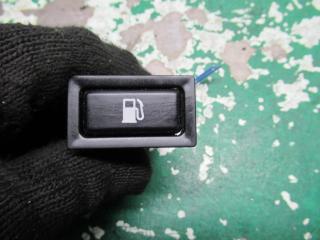 кнопка открытия лючка топливного бака Toyota Avensis 2 поколение (T250) 2006, 2.2 л., дизель, МКПП, универсал, 156795