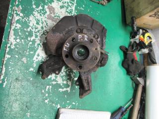 ступица передняя правая Volkswagen Golf 3 поколение 1999, 1.6 л., бензин