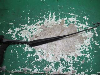 щеткодержатель (поводок стеклоочистителя, дворник) Volkswagen Golf 3 поколение 1994, 1H1955409C