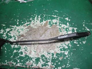 щеткодержатель (поводок стеклоочистителя, дворник) Audi A4 B5 1997, 1.8 л., бензин, МКПП, седан, 8D1955408