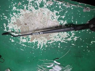 щеткодержатель (поводок стеклоочистителя, дворник) Audi A3 8L [рестайлинг] 2001, 1.6 л., бензин, МКПП, хетчбэк 5 дв., 1J1955409A