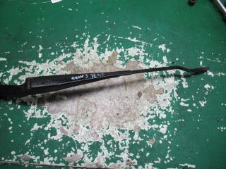 щеткодержатель (поводок стеклоочистителя, дворник) Ford Mondeo 3 поколение 2002, 2.0 л., дизель, МКПП, универсал, 1S7117526AB