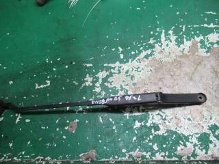 щеткодержатель (поводок стеклоочистителя, дворник) Audi A4 B5 1995, 1.8 л., бензин, МКПП, седан, 8D1955407