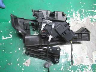 замок двери задней правой Ford Focus 1 поколение [рестайлинг] 2005, 1.6 л., бензин, МКПП, универсал, 4M5AA26412BB