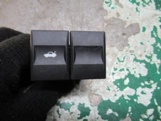 кнопка открытия багажника Ford Mondeo 3 поколение 2003, 1.8 л., бензин, МКПП, универсал, 1S7T19B514AA