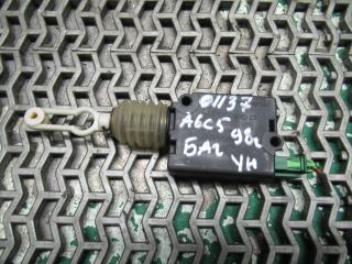 активатор (привод) замка двери Audi A6 4B/C5 1998, 1.9 л., дизель, МКПП, универсал, 4B9962115