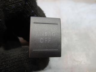 кнопка ручного тормоза (ручника) Volkswagen Polo 4 поколение [рестайлинг] 2007, 1.2 л., бензин, МКПП, хетчбэк 5 дв., 6Q0919235B