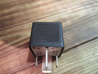 блок управления вентилятором (реле) Audi A6 4A/C4 1997, 2.4 л., бензин, АКПП, универсал, 443951253J