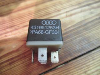 блок управления вентилятором (реле) Audi A6 4A/C4 1997, 2.4 л., бензин, АКПП, универсал, 431951253H