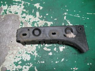 крепление бампера Audi A6 4A/C4 1997, 2.4 л., бензин, АКПП, универсал, 4B0807284B