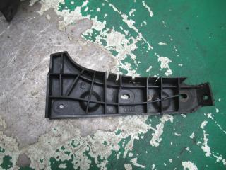 крепление бампера Audi A6 4A/C4 1997, 2.4 л., бензин, АКПП, универсал, 4B0807283B