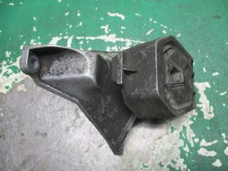 кронштейн КПП Audi A6 4A/C4 1995, 2.5 л., дизель, АКПП, универсал, 4A0399114D