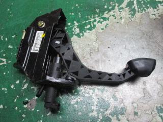 педаль сцепления Volkswagen Polo 4 поколение 2002, 1.4 л., бензин, МКПП, хетчбэк 5 дв., 6Q1721059F