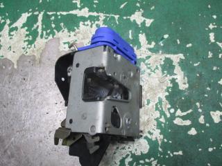 замок двери задней правой Volkswagen Passat B5 [рестайлинг] 2002, 2.5 л., дизель, МКПП, универсал, 8D0839016A