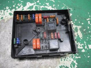 блок предохранителей Volkswagen Caddy 3 поколение 2008, 1.9 л., дизель, фургон, 1K0937125A