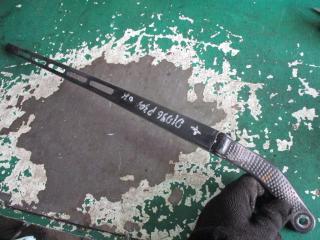 щеткодержатель (поводок стеклоочистителя, дворник) Peugeot 307 1 поколение [рестайлинг] 2007, 1.6 л., бензин, МКПП, хетчбэк 5 дв., 96501048