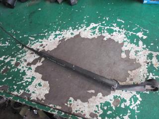 щеткодержатель (поводок стеклоочистителя, дворник) Hyundai Getz 1 поколение 2003, 1.5 л., дизель, МКПП, хетчбэк 5 дв.