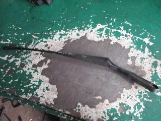 щеткодержатель (поводок стеклоочистителя, дворник) Volkswagen Polo 4 поколение 2002, 1.4 л., бензин, МКПП, хетчбэк 5 дв.