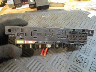 блок предохранителей Volkswagen Passat B5 1999, 8L0941822A