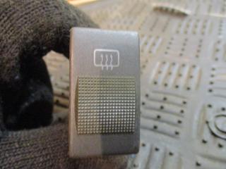 кнопка обогрева заднего стекла Audi A4 B5 1997, 1.8 л., бензин, МКПП, седан, 4D0941503